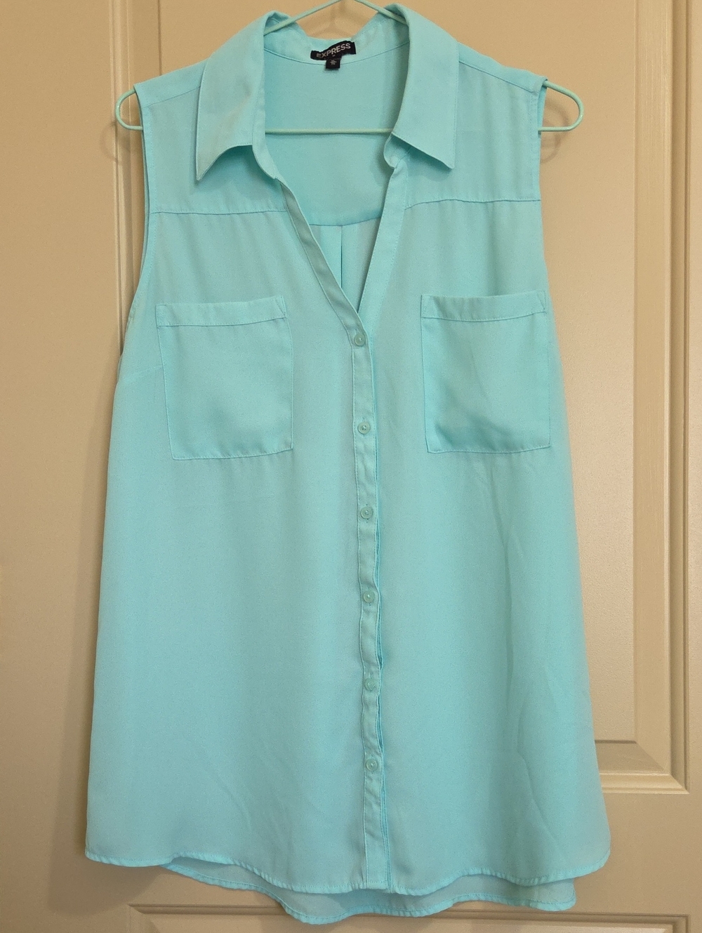 Express Sleeveless Button-Front Shell Top in Mint